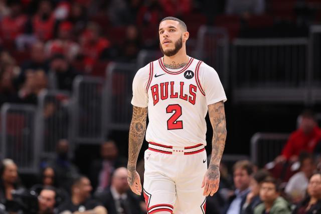 开云下载-公牛超市再度开张 拉文&amp;武器&amp;球哥均被摆上货架